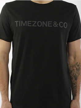 картинка Футболка с надписью TIMEZONE, черная  SQ75965 в мультибрендовом интернет-магазине 5КармаNов